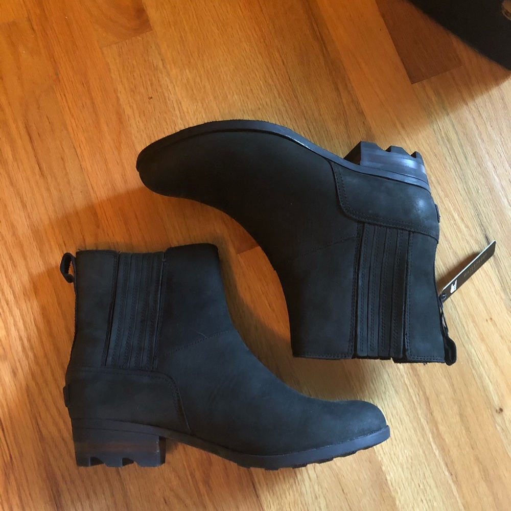 New in box Sorel boots.